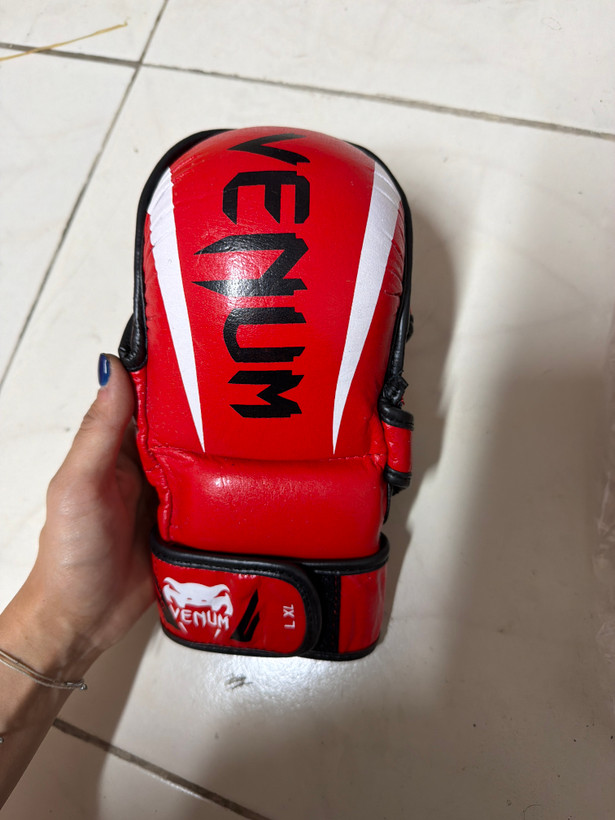دستکش چرم آماتور MMA طرح ونوم (Venum)